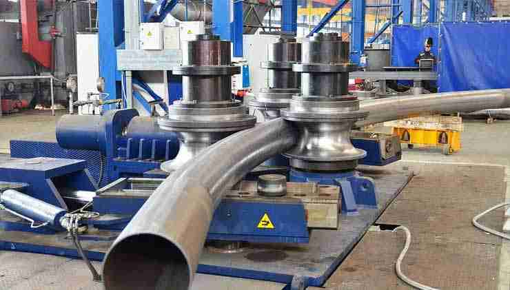 Long radius pipe bends