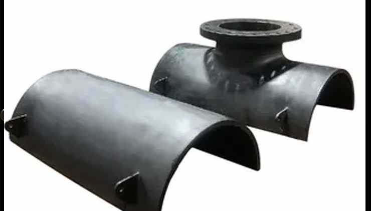 Split tee for hot tapping